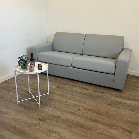 Superbe Studio Meuble Avec Parking Μομπέζ Εξωτερικό φωτογραφία