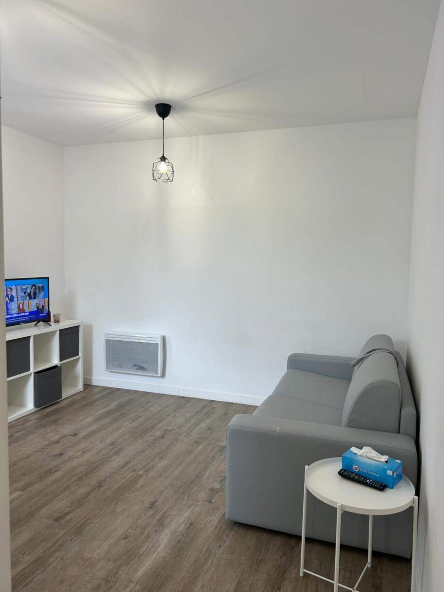 Superbe Studio Meuble Avec Parking Μομπέζ Εξωτερικό φωτογραφία